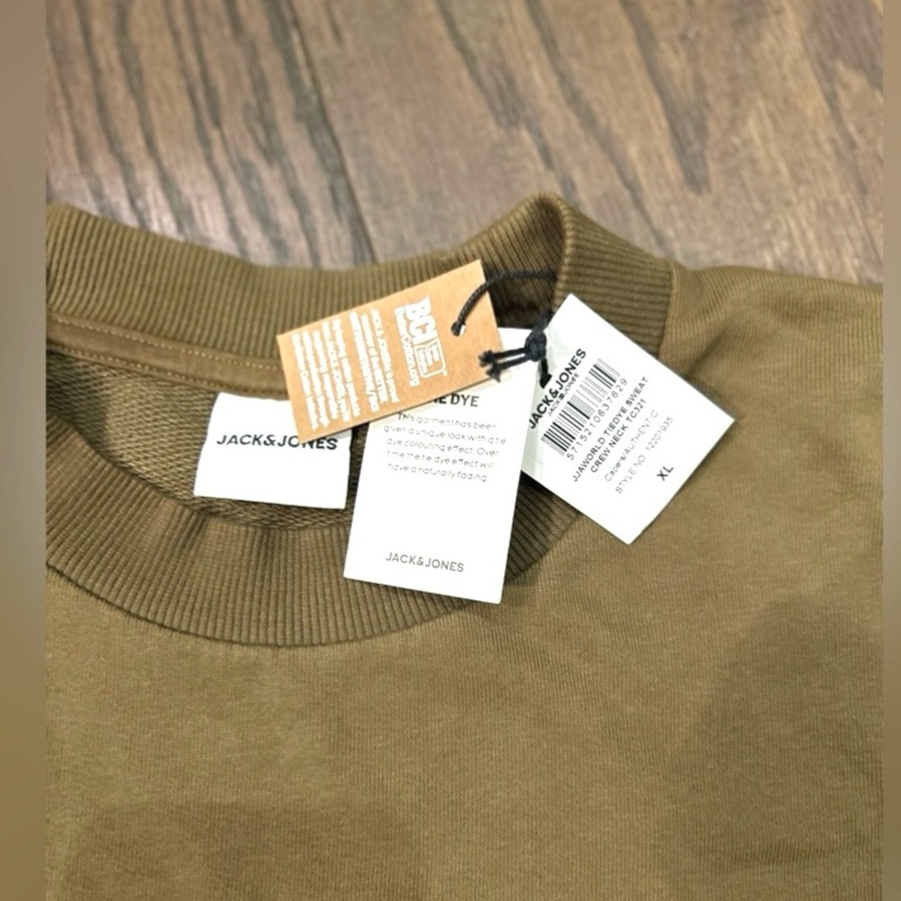 Sweatshirt - Picture 7 of 7